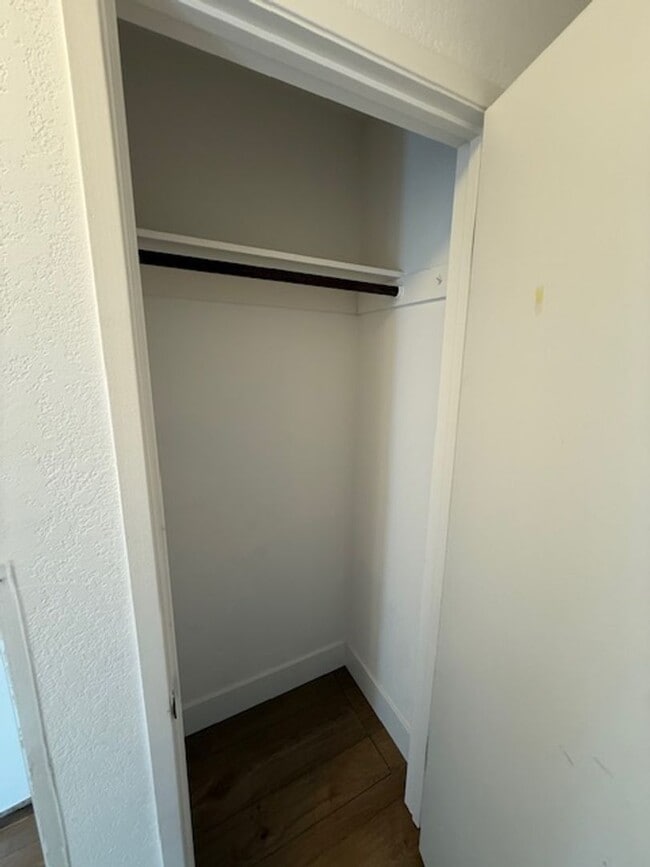 Building Photo - For Rent – Charming 2-Bedroom Home in Rinc...