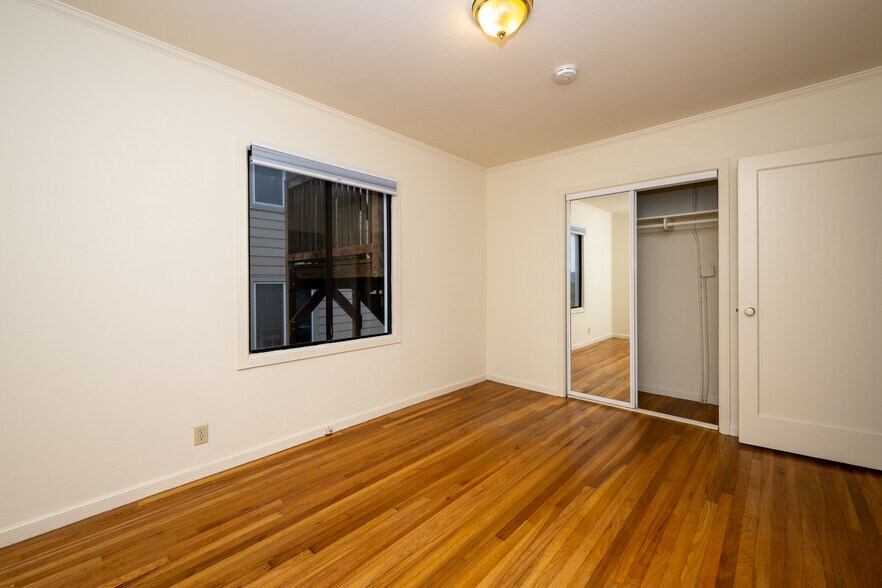 Building Photo - 1401 43rd Ave