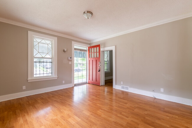 Building Photo - 2004 Walker Ave