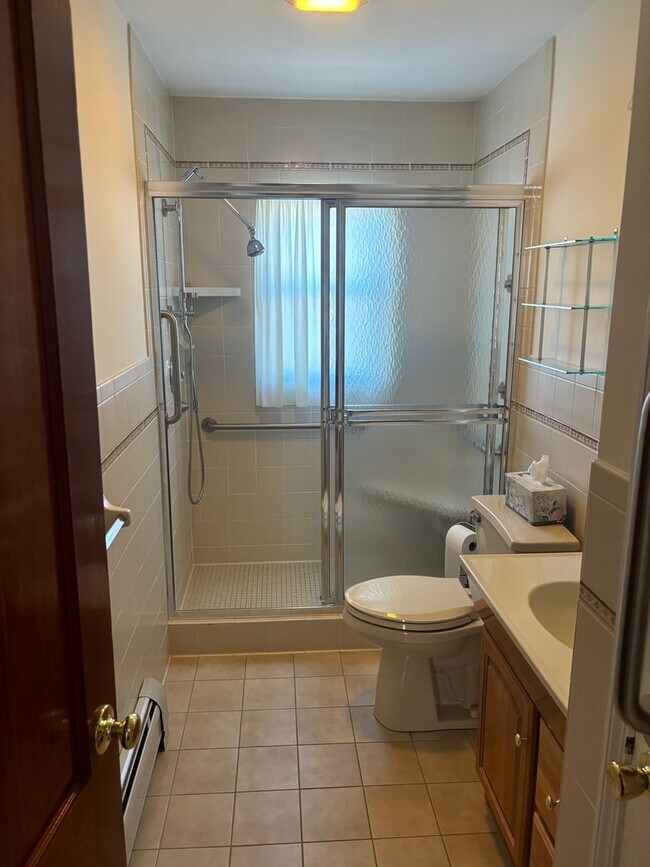 Building Photo - 2 Bedroom Apt for Rent!!