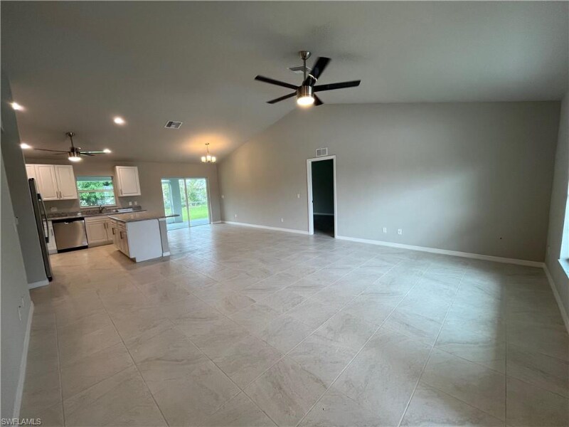 Building Photo - 4012 Country Club Blvd