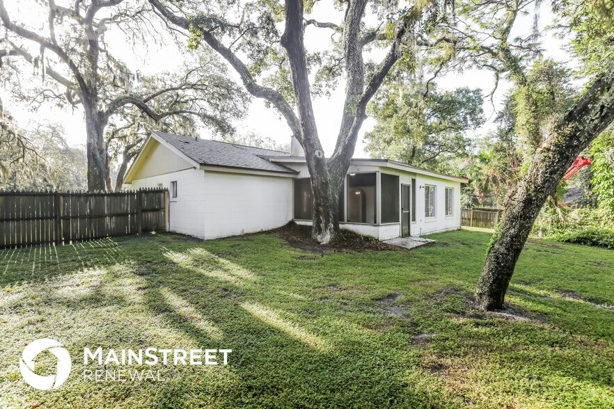 Building Photo - 105 Whispering Pines Ct