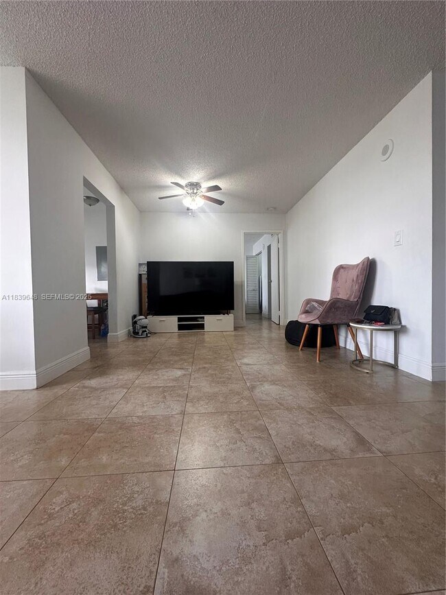 Building Photo - 17021 N Bay Rd