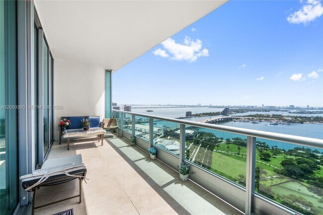 Building Photo - 900 Biscayne Blvd