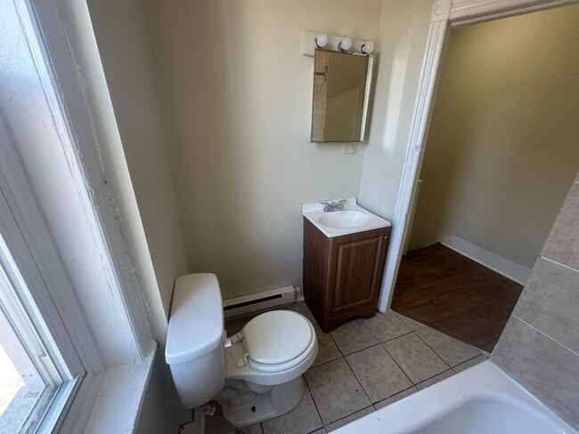 Building Photo - 3 BED 1.5 BATH HOME FOR RENT.