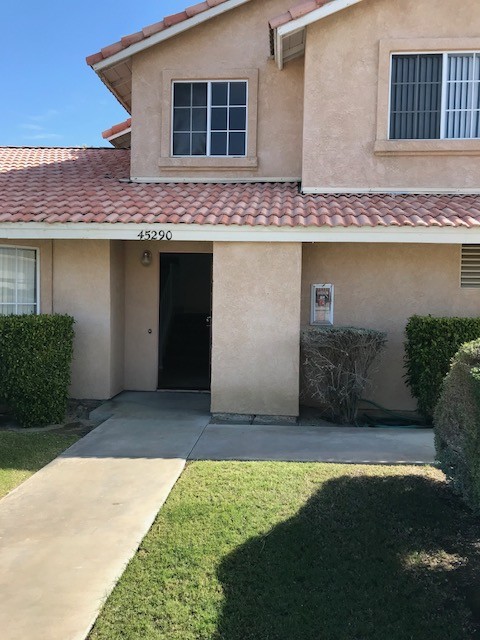 Front - 45290 Sunset Ln