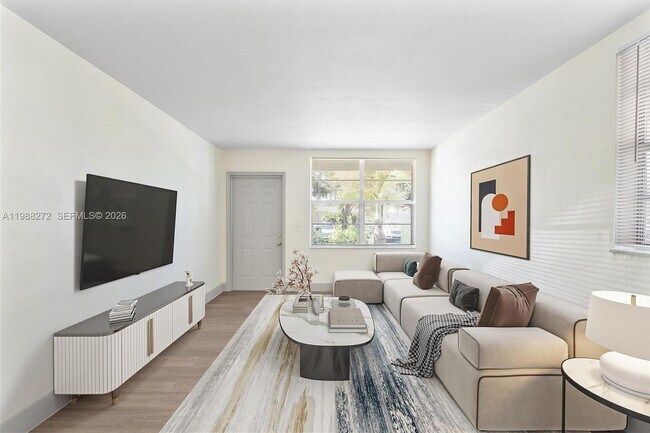 Building Photo - 1715 N 16th Ave