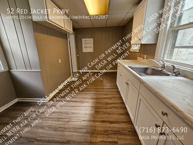 Building Photo - 52 Red Jacket - 4 Bed / 1 Bath