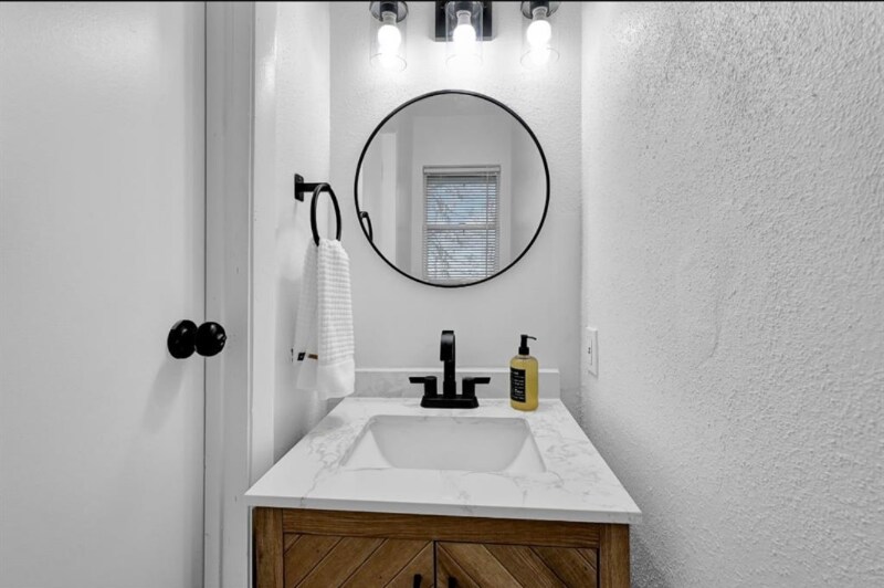 Building Photo - 20310 County Rd 510F