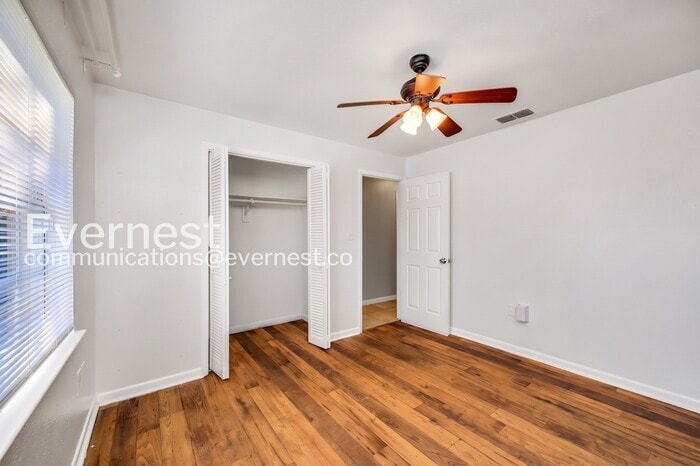 Building Photo - 502 El Camino Real S