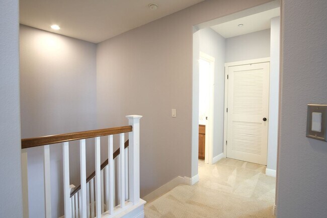 Building Photo - NOW AVAILABLE- NEW PRICE! Spacious 3-Bed, ...