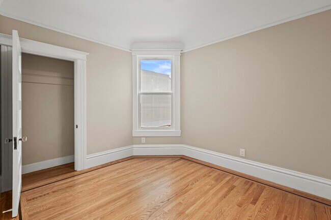 Building Photo - 81b Hoff St