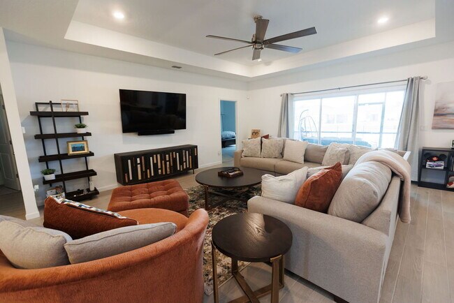 Building Photo - 4 Bedroom 2 Bath home for rent with beauti...
