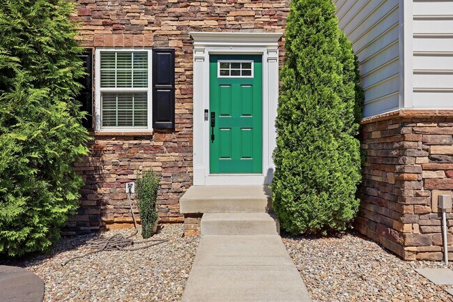 Building Photo - Modern Riverwood Retreat | Spacious 3BR Home in Prime Charlottesville Location