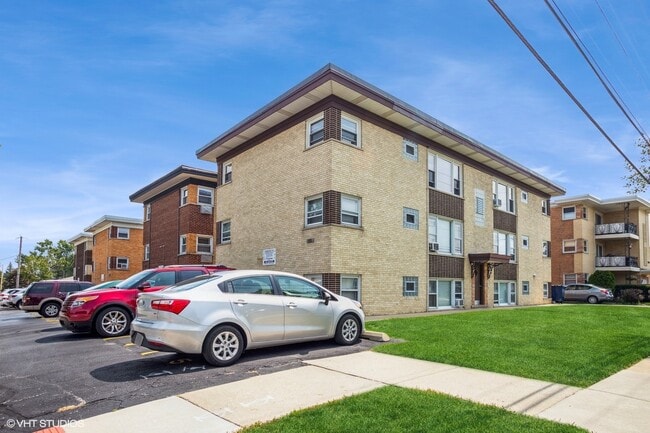 Building Photo - 9791 Ivanhoe Ave