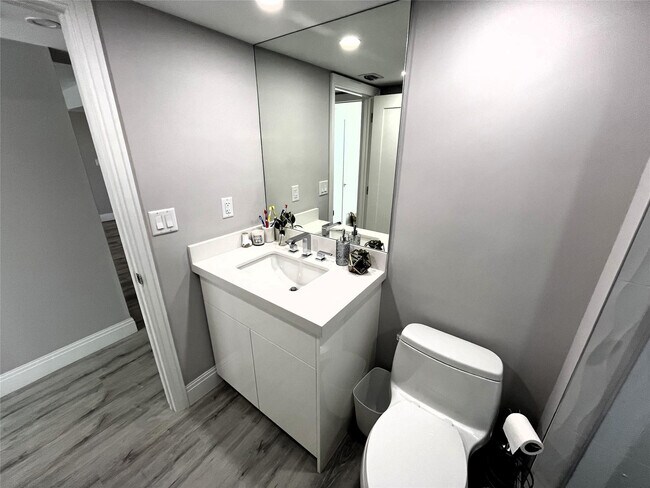 Building Photo - 3500 Galt Ocean Dr