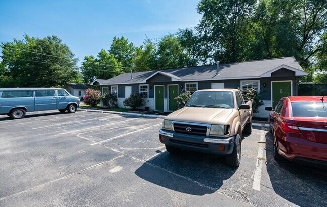 Building Photo - 413 Ewalt Ave