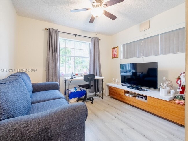 Building Photo - 206 SW 159th Way