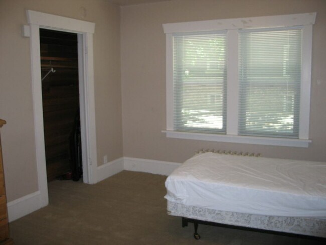 Building Photo - 631 E 400 N