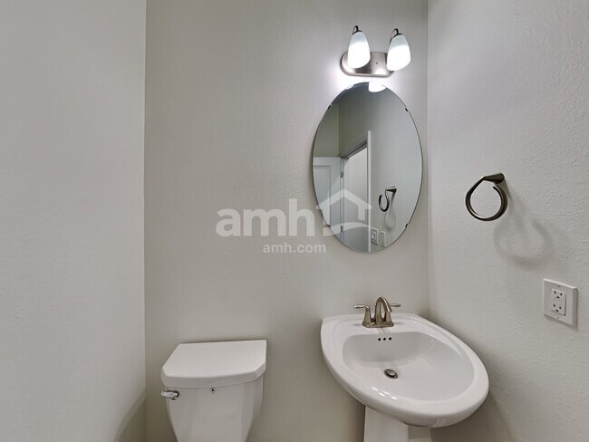 Building Photo - 6107 Little Blf Cir