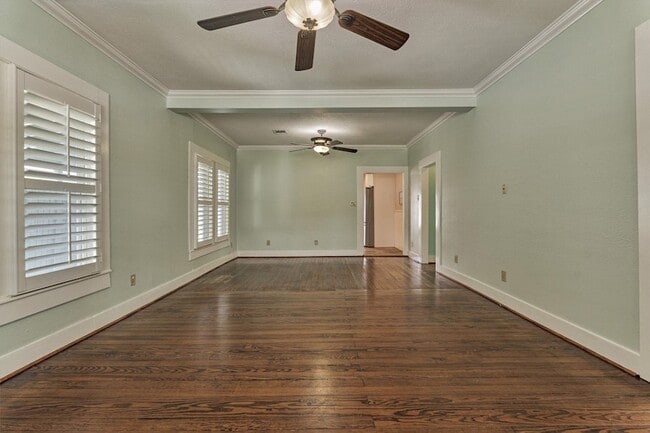 Building Photo - 711 Granberry St