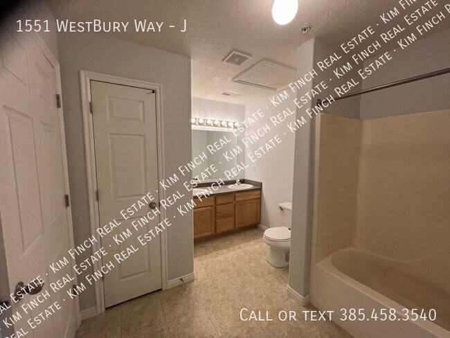 Building Photo - 1551 Westbury Way