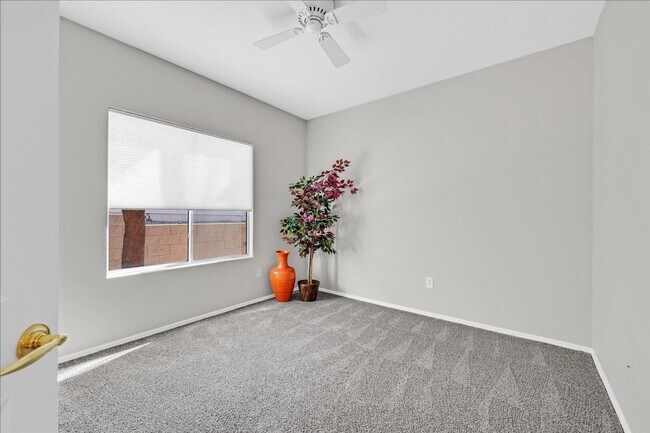 Building Photo - Golf Course Views in Sun City Anthem!  Age...
