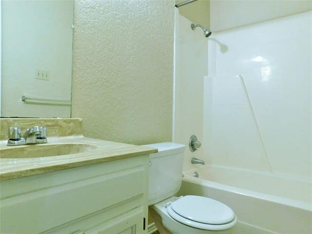 Building Photo - 2212 Bolivar St