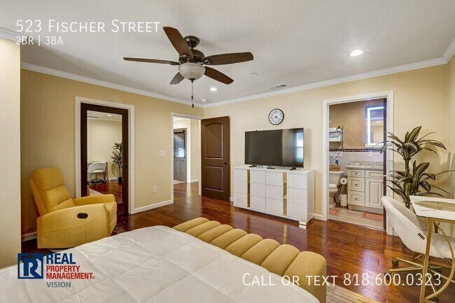 Building Photo - 523 Fischer St