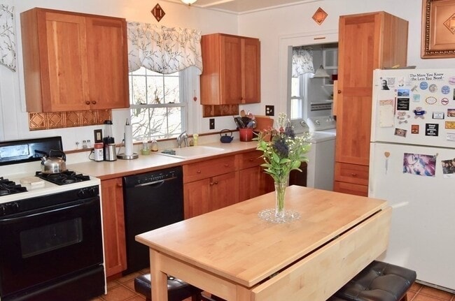 Building Photo - 58 S East St