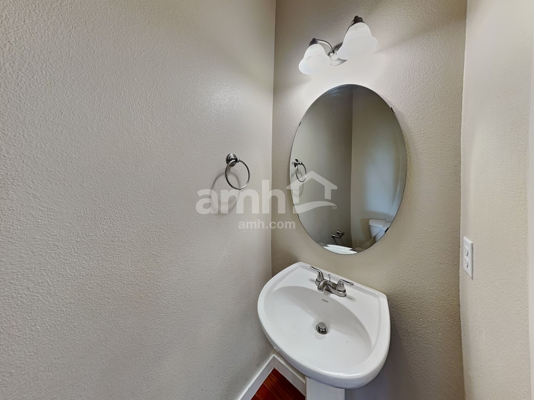 Building Photo - 7353 Rainier Dr