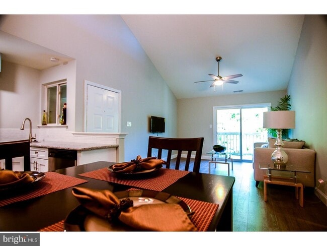 Building Photo - 1094 Tristram Cir