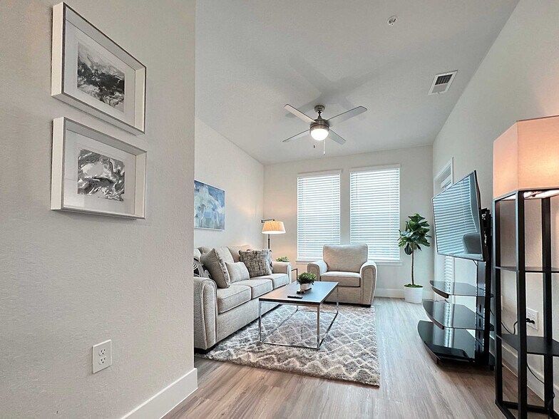 Building Photo - 8985 Bertha Palmer Blvd