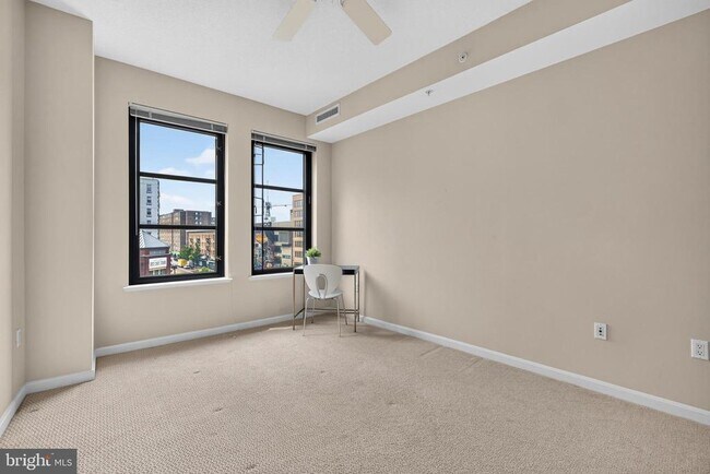 Building Photo - 1390 Kenyon St NW