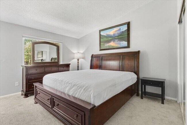 Building Photo - Charming 3 beds 2 baths in Centennial!