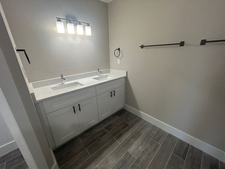 Building Photo - New Construction 4/2  Ready for occupancy