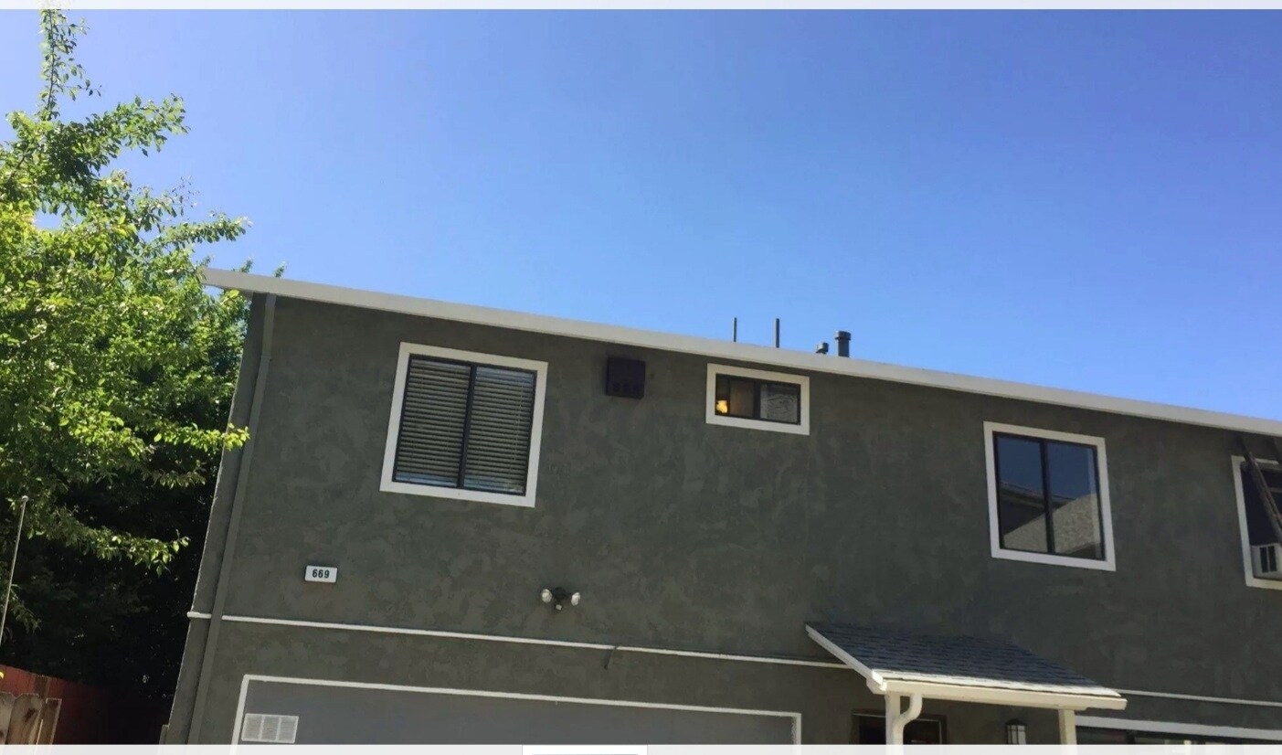 Building Photo - 669 35th St