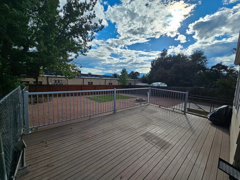 Building Photo - 3627 Mesa Grande Dr