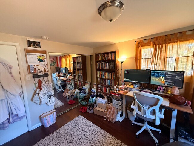 Building Photo - Spacious South Denver Home Near DU, Wash Park & Light Rail!!!