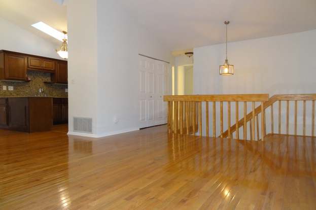 Building Photo - 450 Bridle Trail