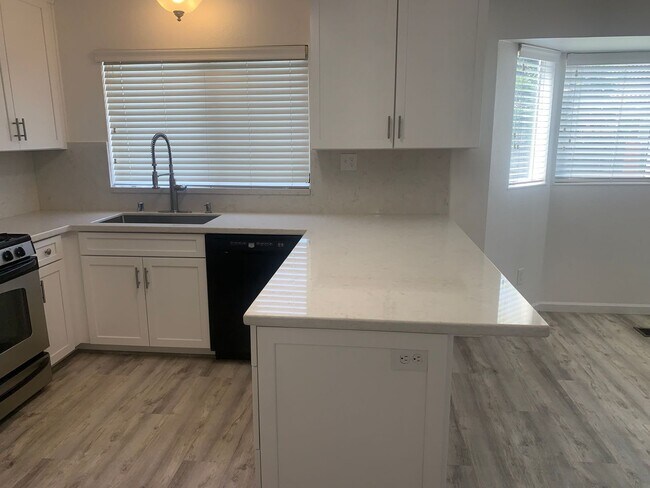 Building Photo - 2618 Valley Oak Way