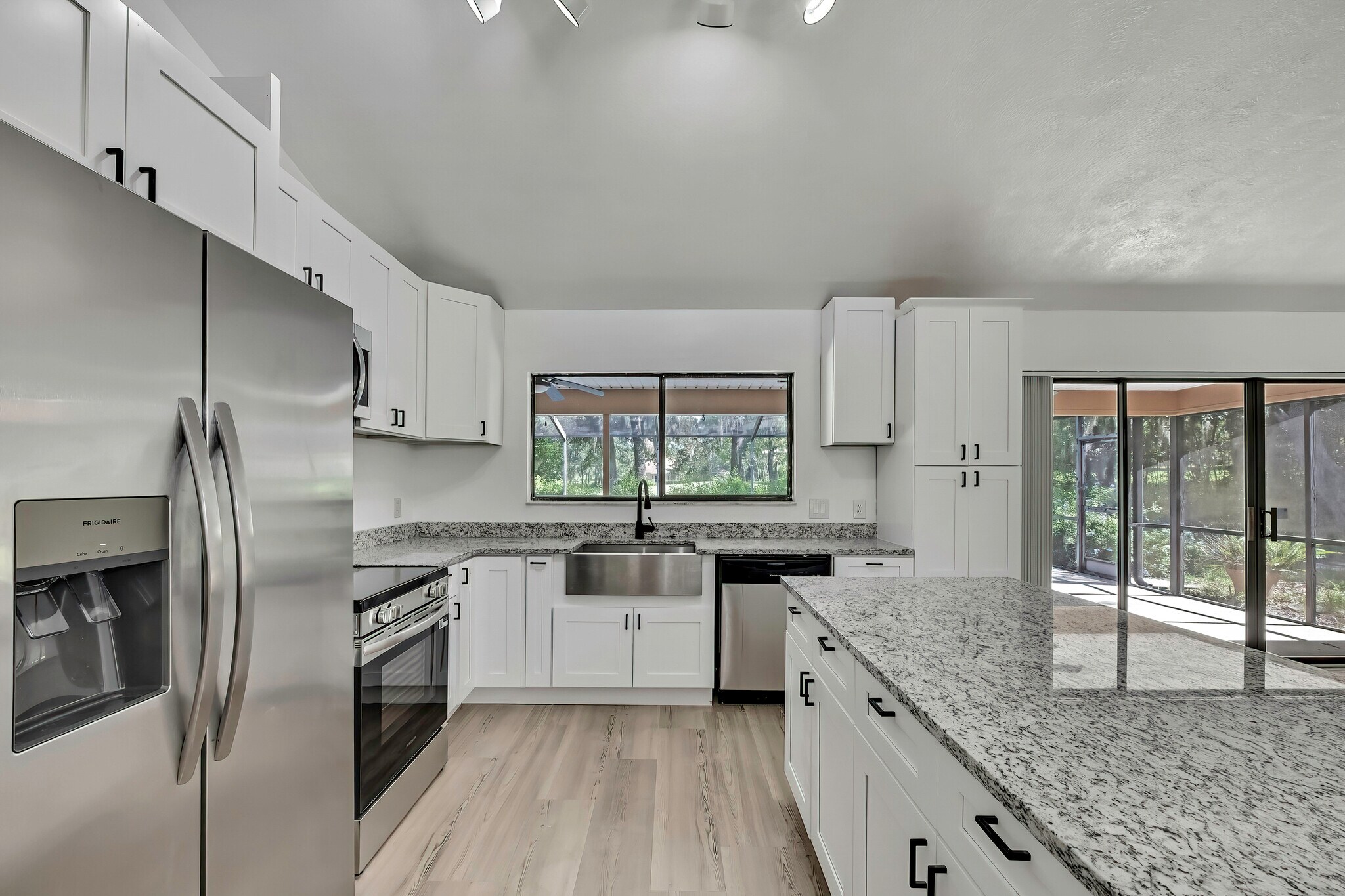 Building Photo - 295 E Keller Ct