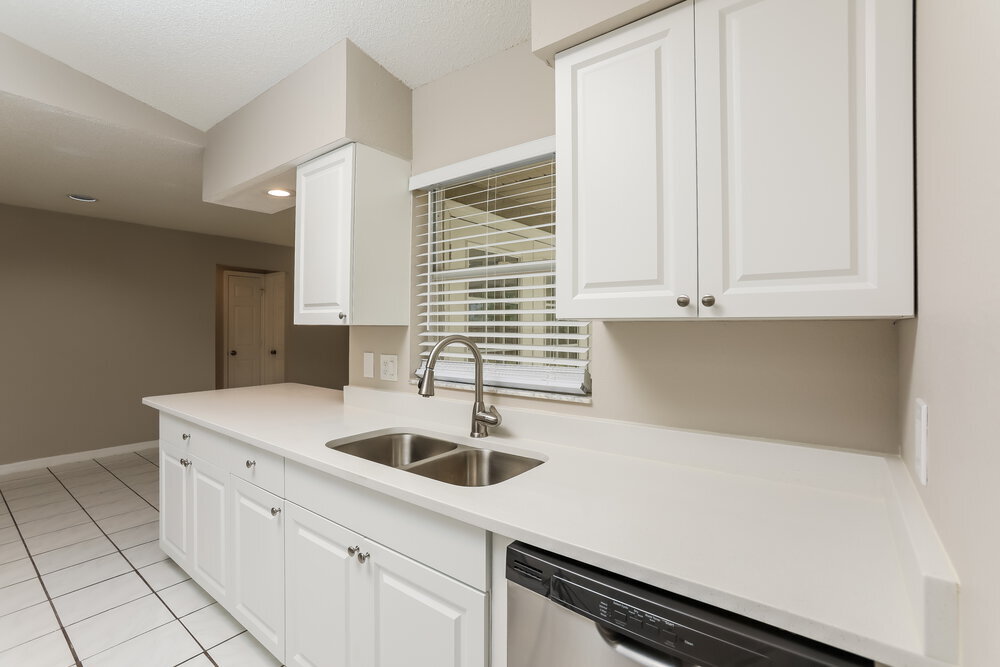 Building Photo - 8129 Cloverglen Cir