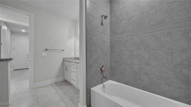 Building Photo - 1704 NW 38th Ave