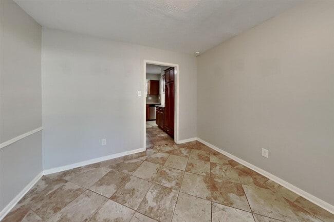 Building Photo - 14922 Spring Lake Dr