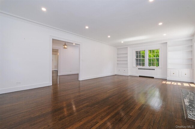 Building Photo - 7 Axtell Dr
