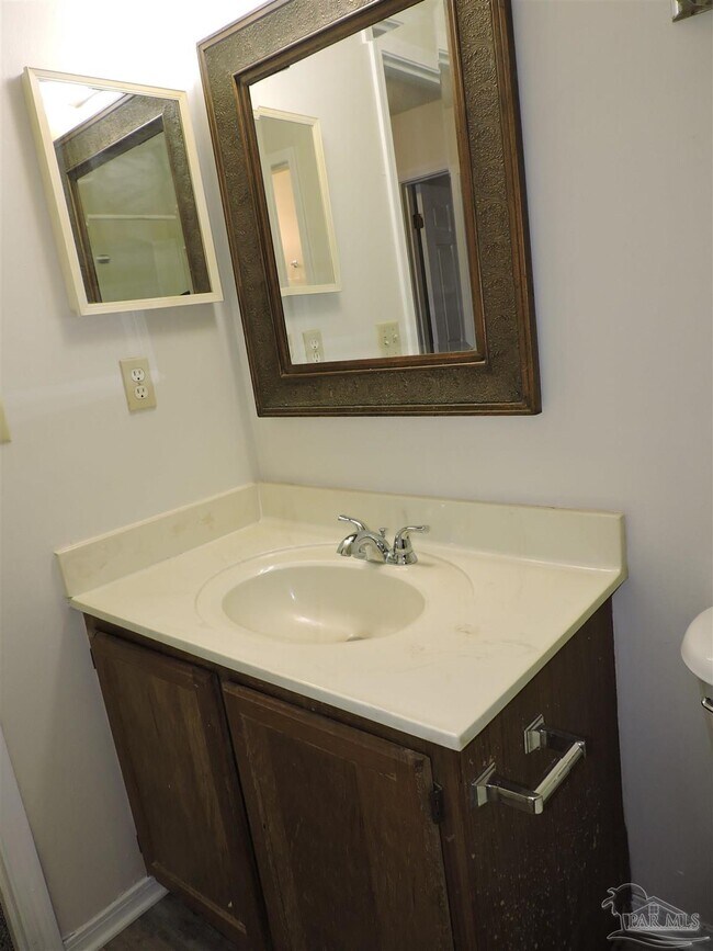 Building Photo - 3155 Belle Meade Dr