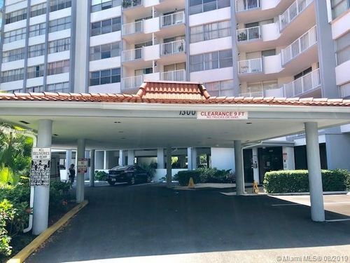 Building Photo - 1300 NE Miami Gardens Dr