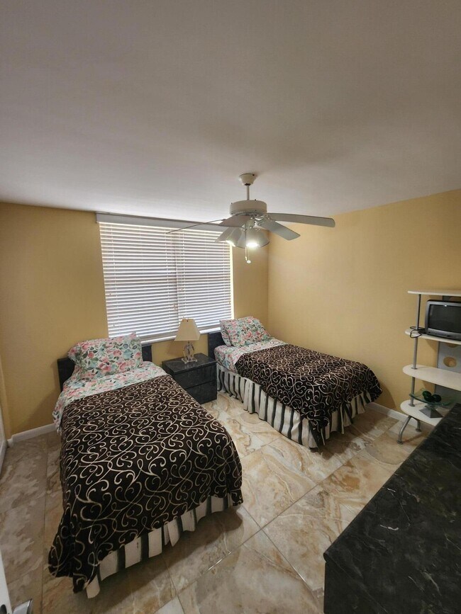 Building Photo - 14671 Bonaire Blvd