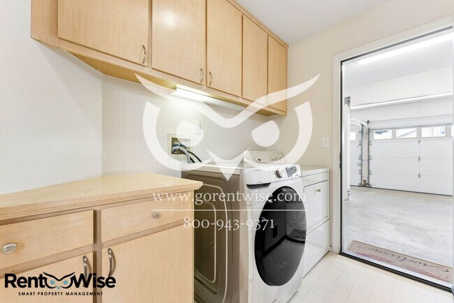 Building Photo - 406 Grenadine Way